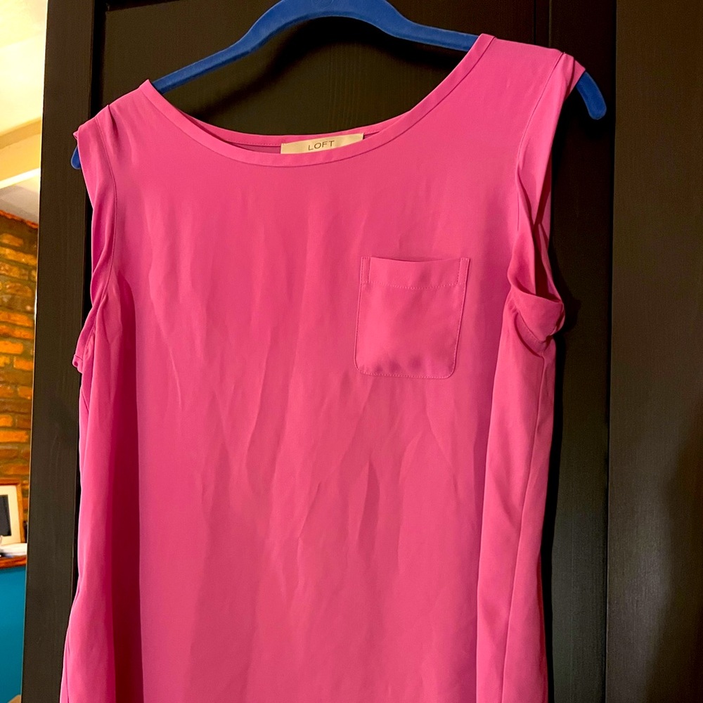 LOFT size small chest pocket top.